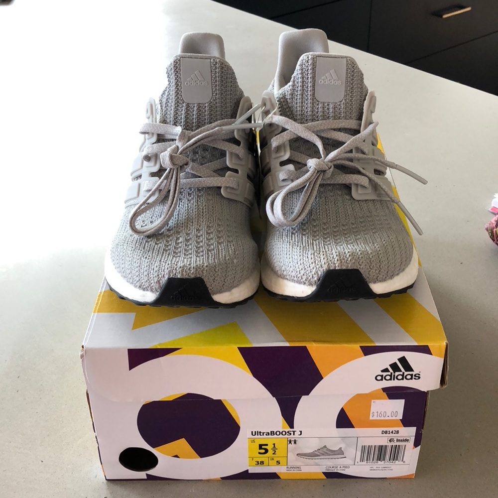Adidas Ultraboosts - Women 5.5